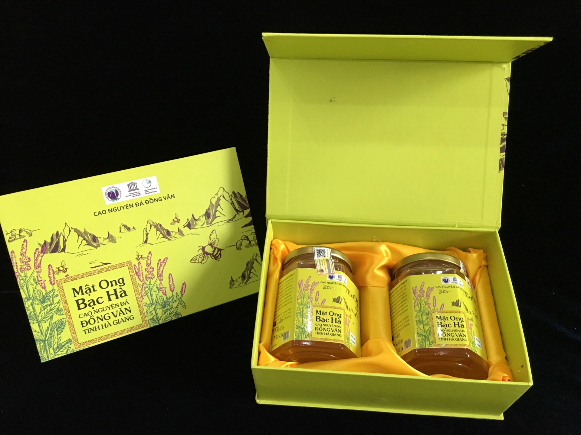 Mật ong bạc hà hộp loại 500 ml ( 2 lọ 250 ml)